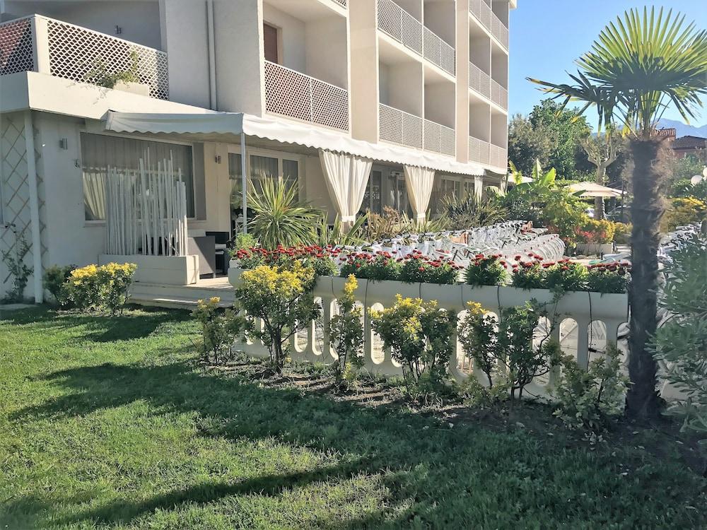 Hotel Bijou Forte dei Marmi Exteriör bild
