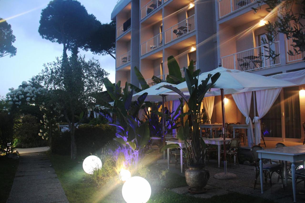 Hotel Bijou Forte dei Marmi Exteriör bild